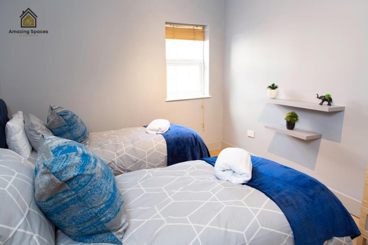 City Centre 2 Bed Flat Sleeps 3 For Work And Leisure With Free Wifi By Amazing Spaces Relocations Ltd Уоррингтон Экстерьер фото